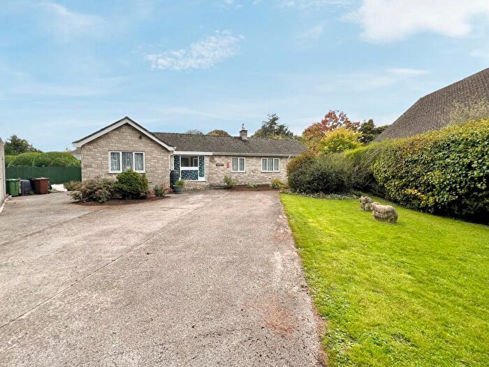 2 Bedroom Bungalow For Sale In Whitstone Road, Shepton Mallet, BA4