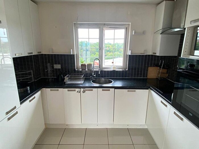 2 Bedroom Flat To Rent In Baltic Wharf, Clifton Marine Parade, Gravesend, Kent, DA11