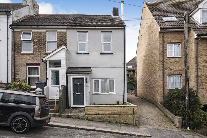 3 Bedroom End Of Terrace House For Sale In Maxton Road, Dover, Kent, CT17