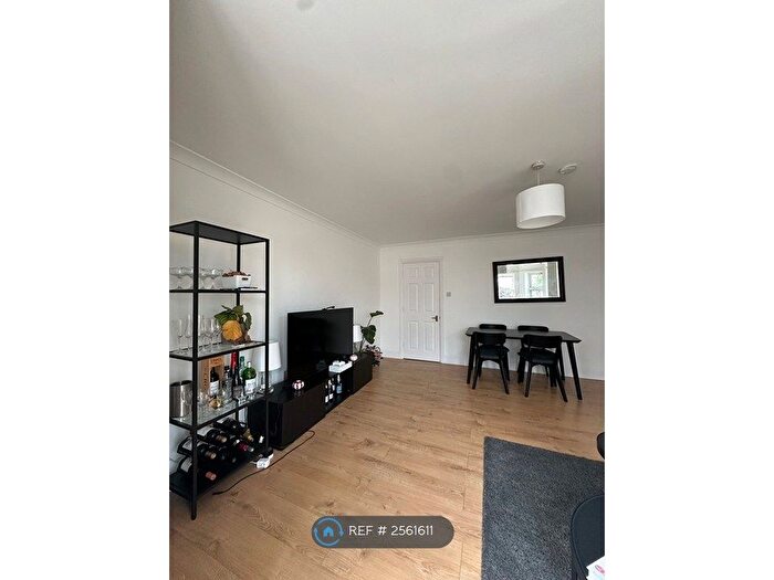 1 Bedroom Flat To Rent In Welbeck Court, Southampton, SO17