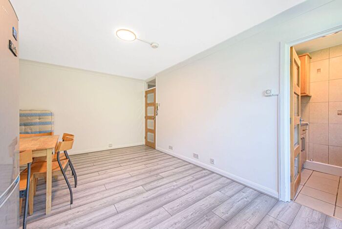 Studio To Rent In Ashbourne Court, Ashbourne Close, Woodside Park, London, N12