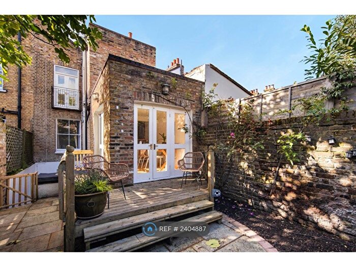 2 Bedroom Terraced House To Rent In Woodstock Terrace, London, E14