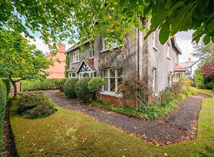5 Bedroom Detached House For Sale In Myrtlefield Park, Belfast, BT9