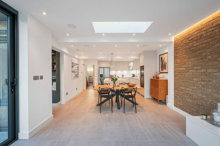 4 Bedroom End Of Terrace House To Rent In Cloister Road, Child's Hill, London, NW2