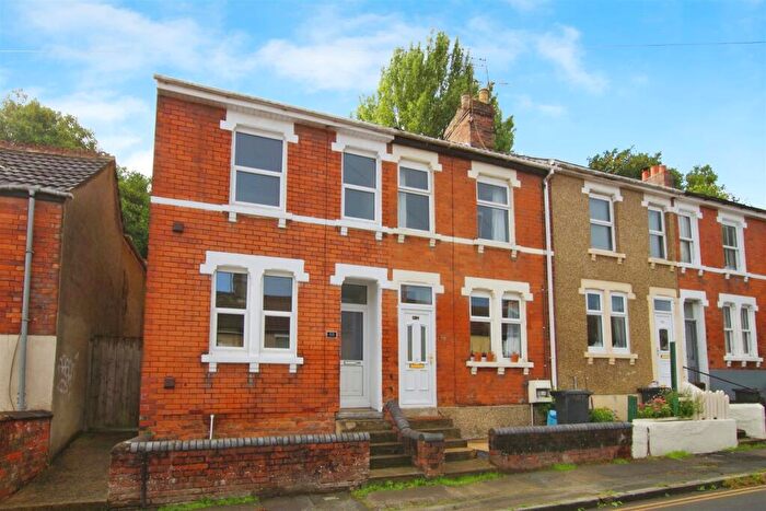 2 Bedroom End Of Terrace House For Sale In Radnor Street, Town Centre, Swindon, SN1