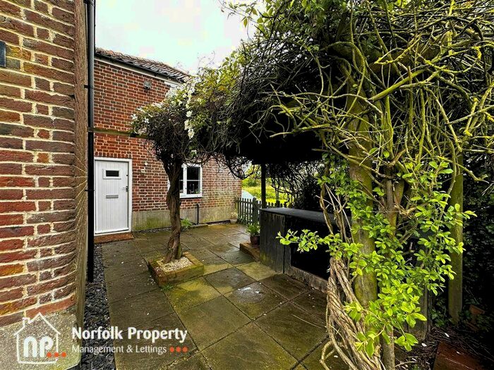 3 Bedroom Cottage To Rent In Tunstall, NR13
