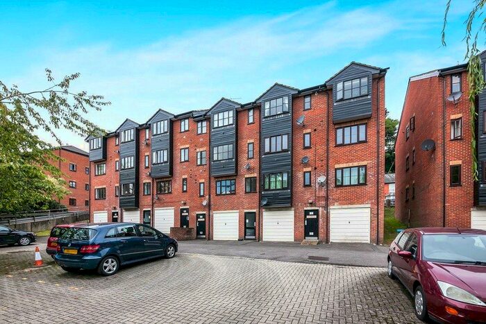 1 Bedroom Apartment To Rent In Garlands Road, Redhill, Surrey, RH1