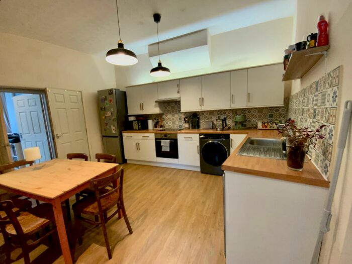 2 Bedroom Flat To Rent In Avonvale Road, Redfield, Bristol, BS5