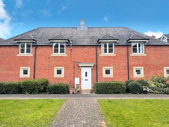 2 Bedroom Coach House For Sale In Baines Way, Grange Park, Northampton, NN4