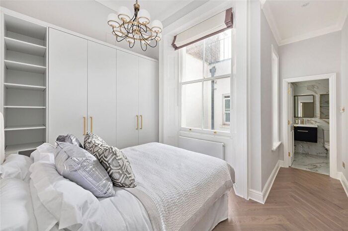 1 Bedroom Flat For Sale In Lexham Gardens, Kensington, W8