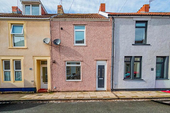 2 Bedroom Terraced House To Rent In Bradley Crescent, Bristol, BS11