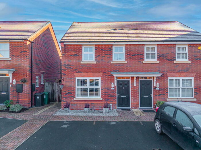 3 Bedroom Semi Detached House For Sale In Edgefield Close, Redditch, B98