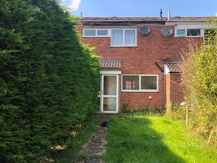 3 Bedroom Terraced House To Rent In Tweed Close, Daventry, NN11