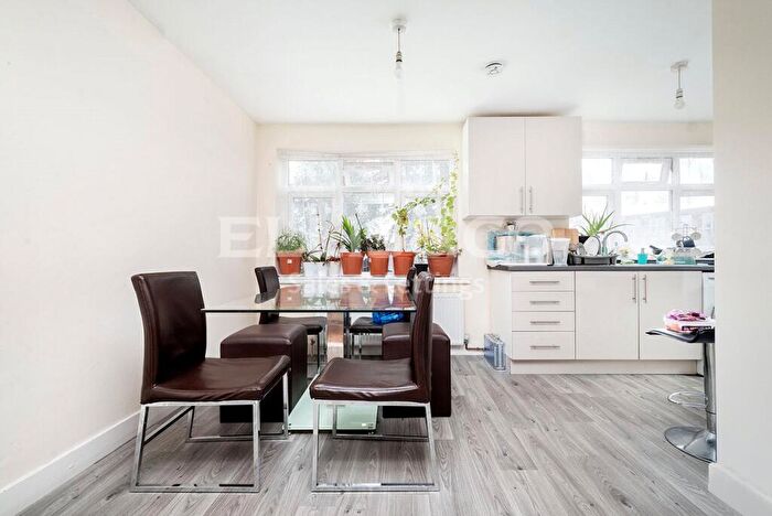 3 Bedroom End Of Terrace House For Sale In Charlton Road, Kenton, Harrow, HA3