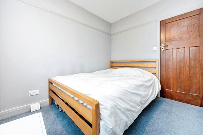 4 Bedroom Detached House For Sale In Clarendon Street, Bedford, Bedfordshire, MK41