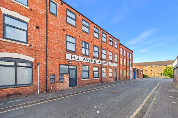 2 Bedroom Flat To Rent In Oak Street, Northampton, Northamptonshire, NN1