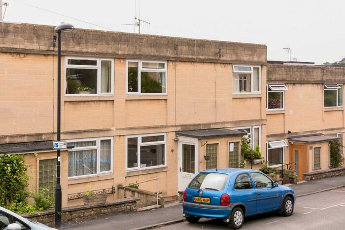 2 Bedroom House To Rent In St James`s Park, BA1