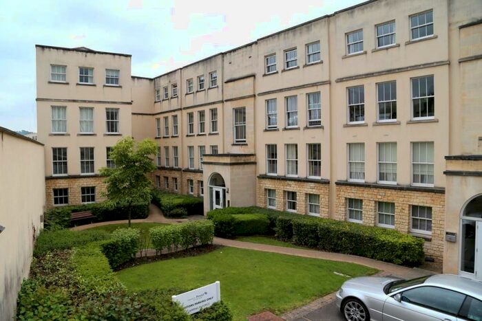 3 Bedroom Maisonette To Rent In Victoria Bridge Court, BA1