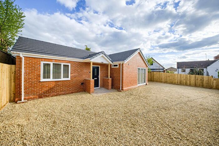 2 Bedroom Detached Bungalow For Sale In Tower Hill, Bidford-On-Avon, B50