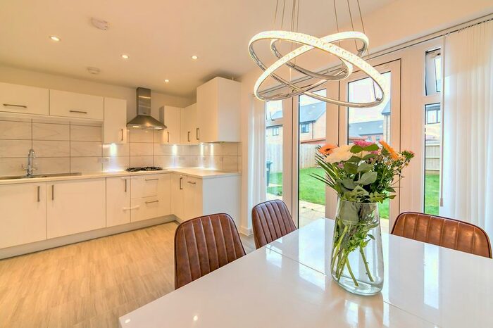 3 Bedroom Semi-Detached House To Rent In Victoria Drive, Glebe Farm, MK17