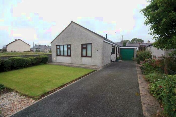 3 Bedroom Property To Rent In Bro Eglwys, Bethel, LL55