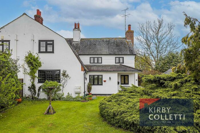 3 Bedroom Semi-Detached House For Sale In Belchers Lane, Nazeing, EN9