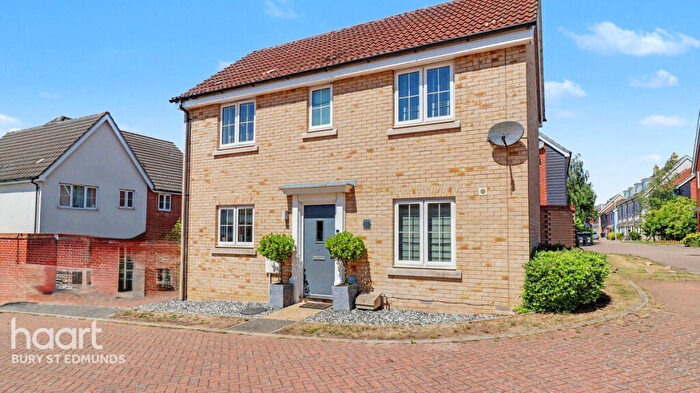 3 Bedroom Detached House For Sale In Cygnet Road, Stowmarket, IP14