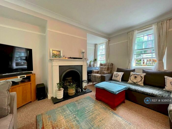 3 Bedroom Flat To Rent In Twyford Court, London, N10