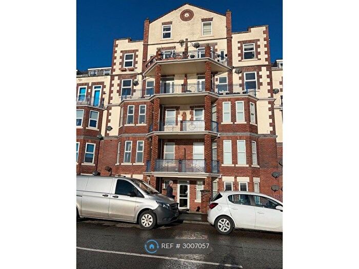 2 Bedroom Flat To Rent In South Marine Drive, Bridlington, YO15