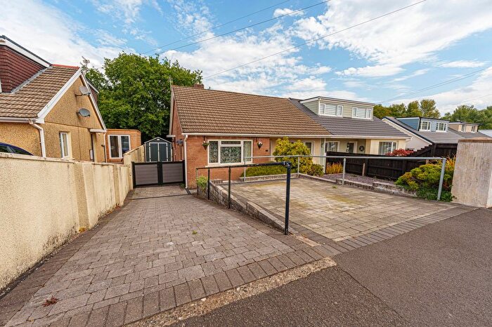 2 Bedroom Semi-Detached House For Sale In Elim Way, Pontllanfraith, NP12