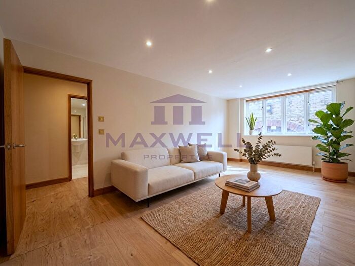 2 Bedroom Flat To Rent In Kingsley Mews, London, E1W