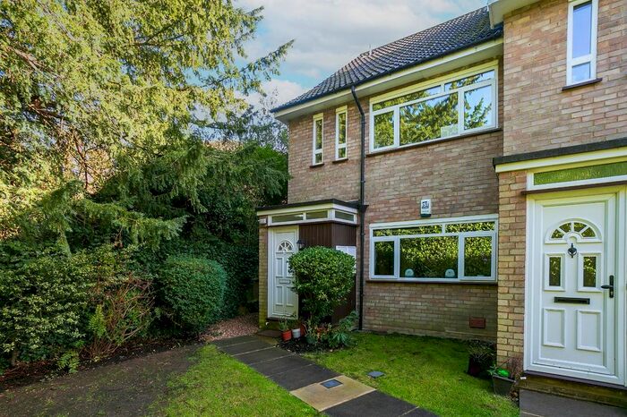 2 Bedroom Maisonette To Rent In St Peters Close, Bushey Heath, Bushey, WD23