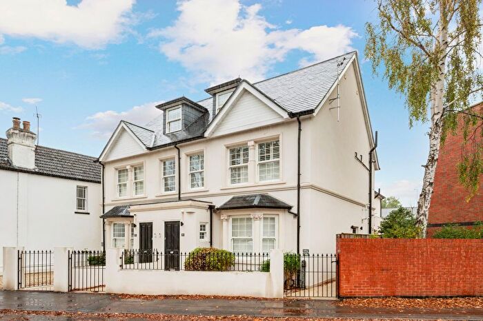 2 Bedroom Flat For Sale In Thames Street, Weybridge, KT13