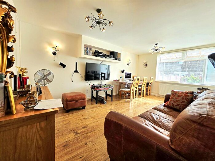 4 Bedroom Terraced House To Rent In Arrowscout Walk, Northolt, UB5