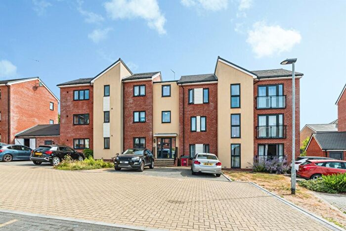 2 Bedroom Flat For Sale In Wantage Place, Basingstoke, RG24