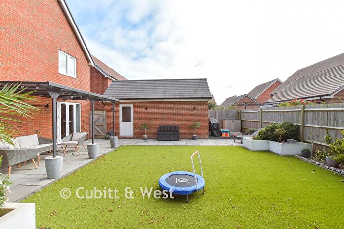 4 Bedroom Detached House For Sale In Everett Gardens, Eastergate, Chichester, West Sussex, PO20