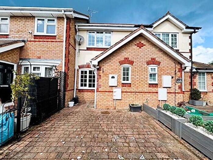 2 Bedroom Terraced House For Sale In Pheasant Close, Swindon, SN3