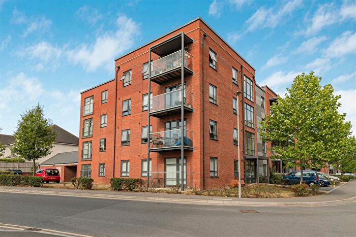 2 Bedroom Flat For Sale In Trajectus Way, Keynsham, BS31