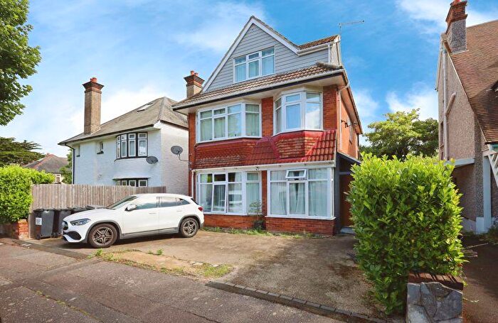 2 Bedroom Flat To Rent In Bryanstone Road, Bournemouth, BH3