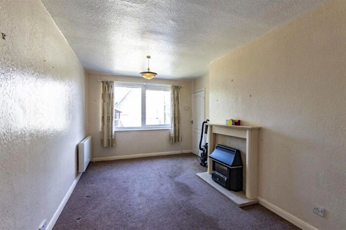 Detached House For Sale In Park Lane, Chesterfield, Derbyshire, S41