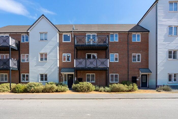 2 Bedroom Flat For Sale In Pictor Drive, Margate, Kent, CT9