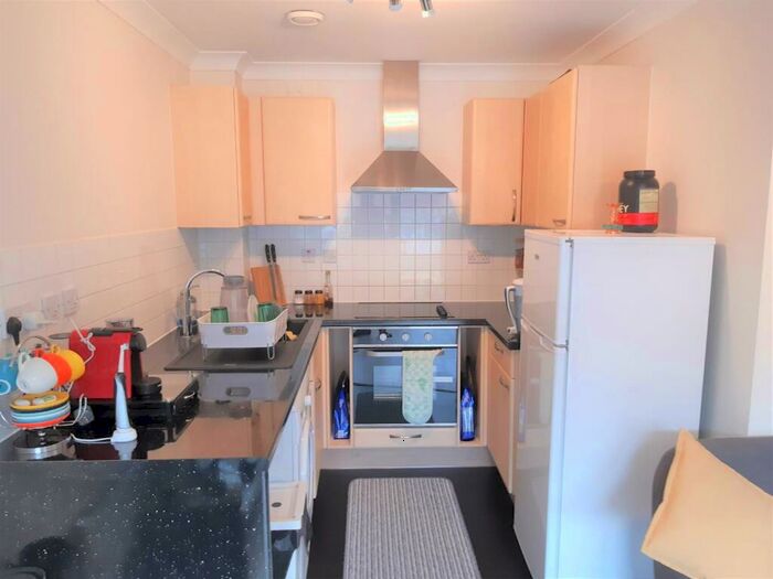 1 Bedroom Flat For Sale In Bath Road, Slough, SL1