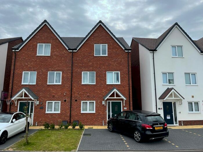 3 Bedroom Semi-Detached House To Rent In Kildare Close, Birmingham, B28