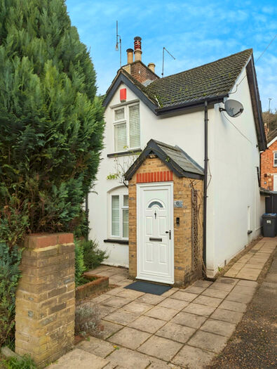 2 Bedroom Semi-Detached House To Rent In Station Cottages, Station Road, Kenley, Surrey, CR8