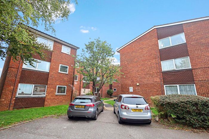 1 Bedroom Flat For Sale In Flat Anvil Court, Marsh Road, Luton, Bedfordshire, LU3