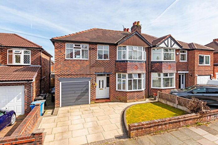 5 Bedroom Semi Detached House For Sale In Lowood Avenue, Davyhulme, Manchester, M41