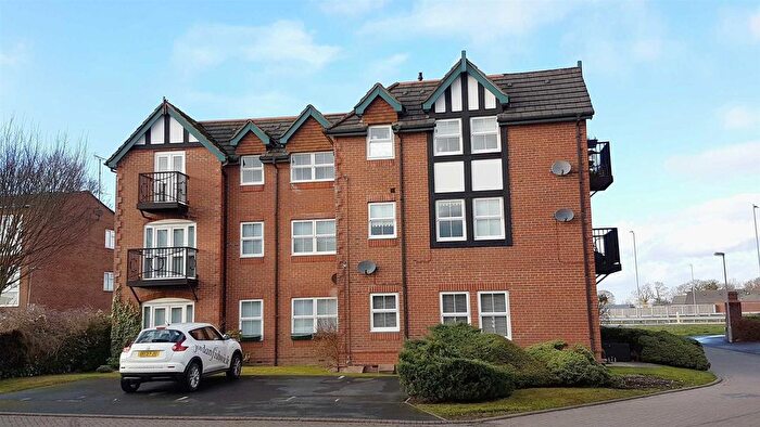 2 Bedroom Flat To Rent In Brompton Way, Handforth, Wilmslow, SK9