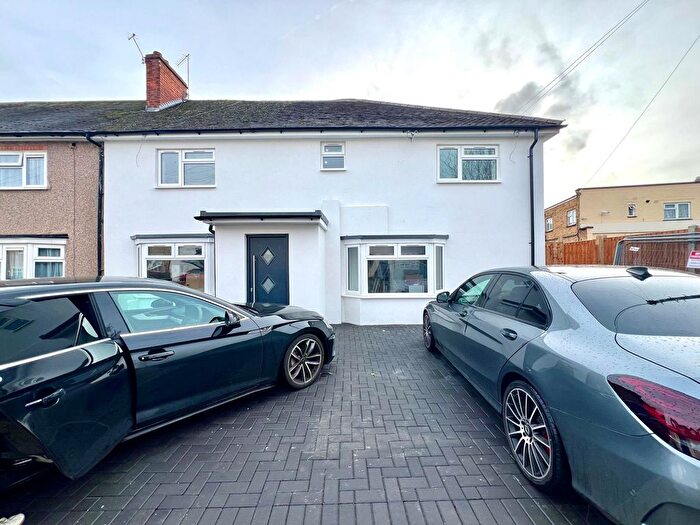 7 Bedroom End Terrace House To Rent In Faraday Road, Slough, SL2