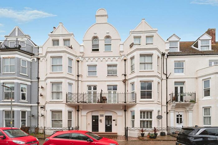 1 Bedroom Flat For Sale In Cabbell Road., Cromer, NR27