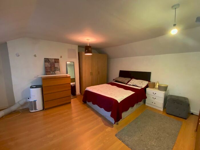 2 Bedroom Flat To Rent In Augusta Place, Leamington Spa, CV32